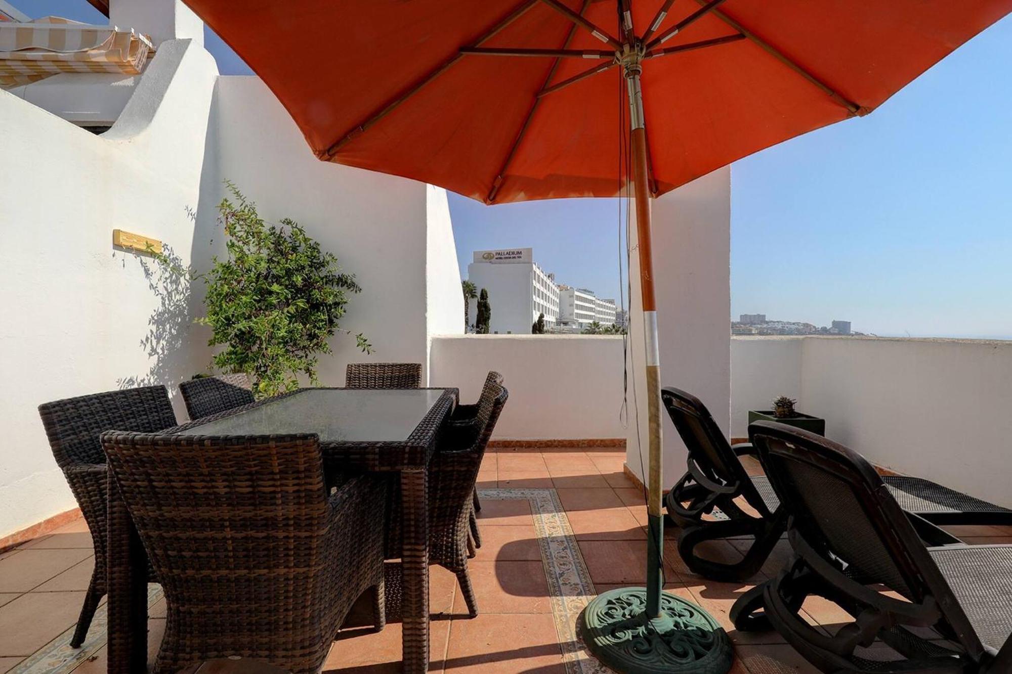 082 - Stunning Sea Views Beachfront Apartment Benalmádena Dış mekan fotoğraf