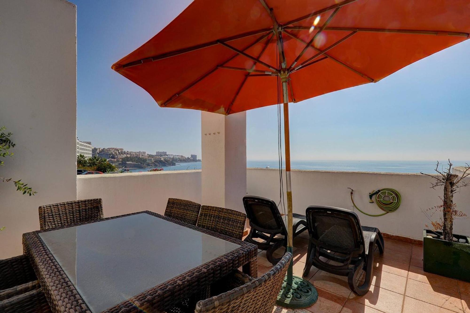 082 - Stunning Sea Views Beachfront Apartment Benalmádena Dış mekan fotoğraf