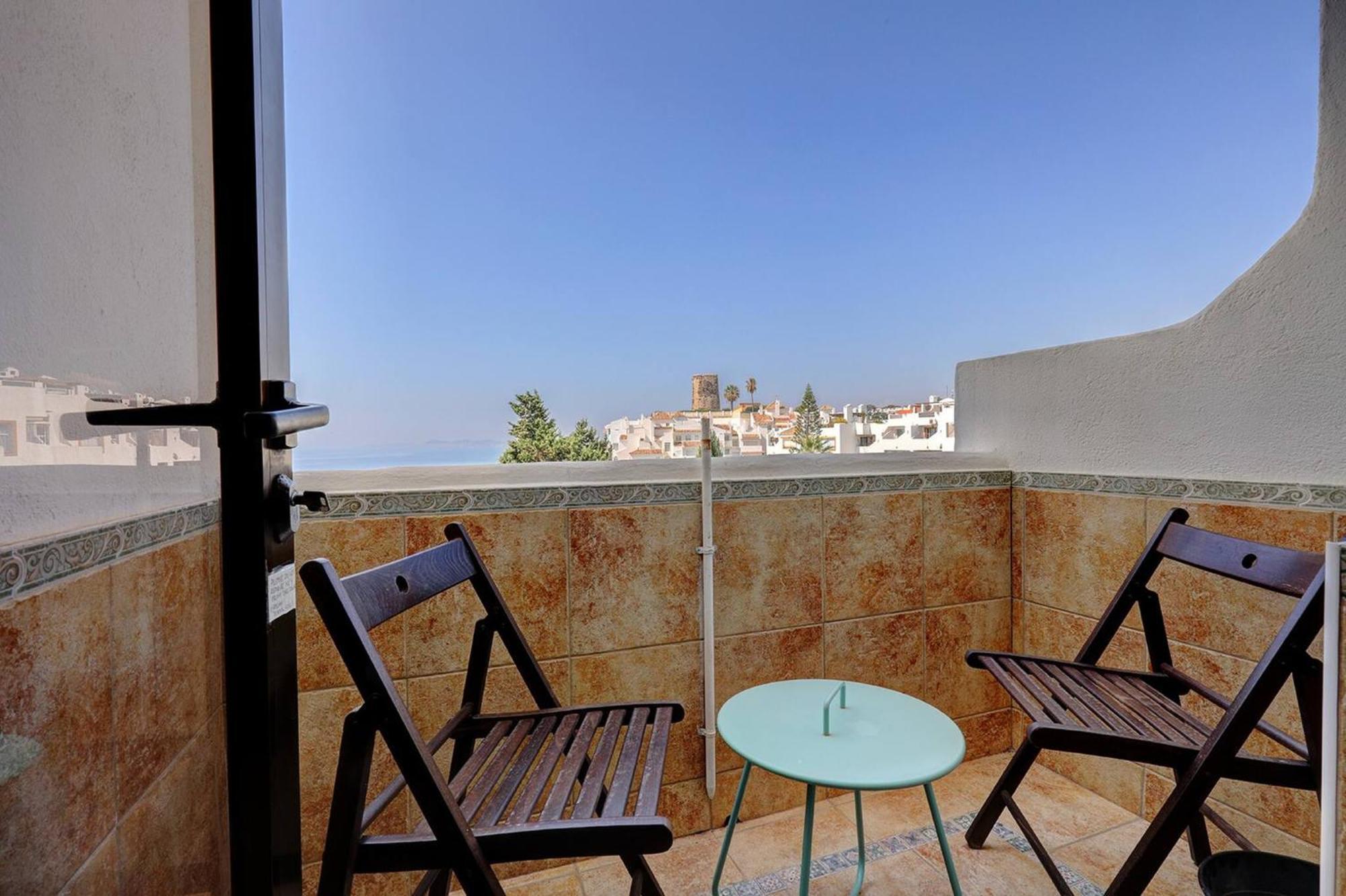 082 - Stunning Sea Views Beachfront Apartment Benalmádena Dış mekan fotoğraf