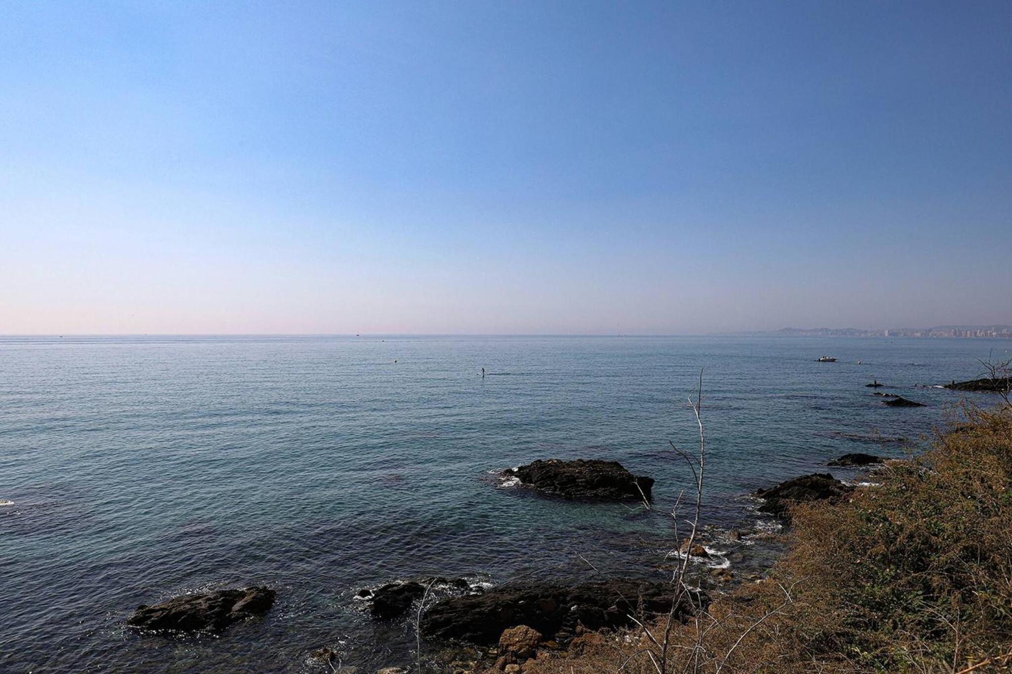 082 - Stunning Sea Views Beachfront Apartment Benalmádena Dış mekan fotoğraf
